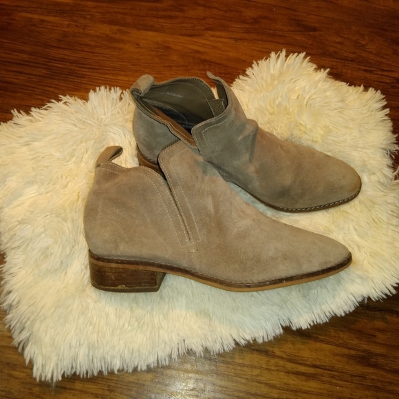 Dolce Vita Suede Tan Tessy Booties - Picture 4 of 15